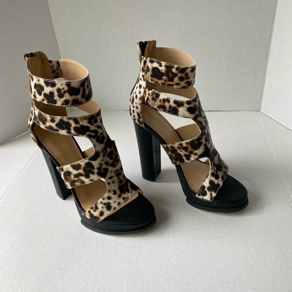 Shoedazzle gladiator sandals